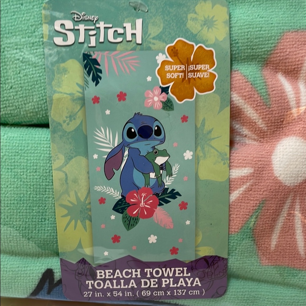 Disney Lilo and Stitch Floral Green Beach Towel - Picture 2 of 3